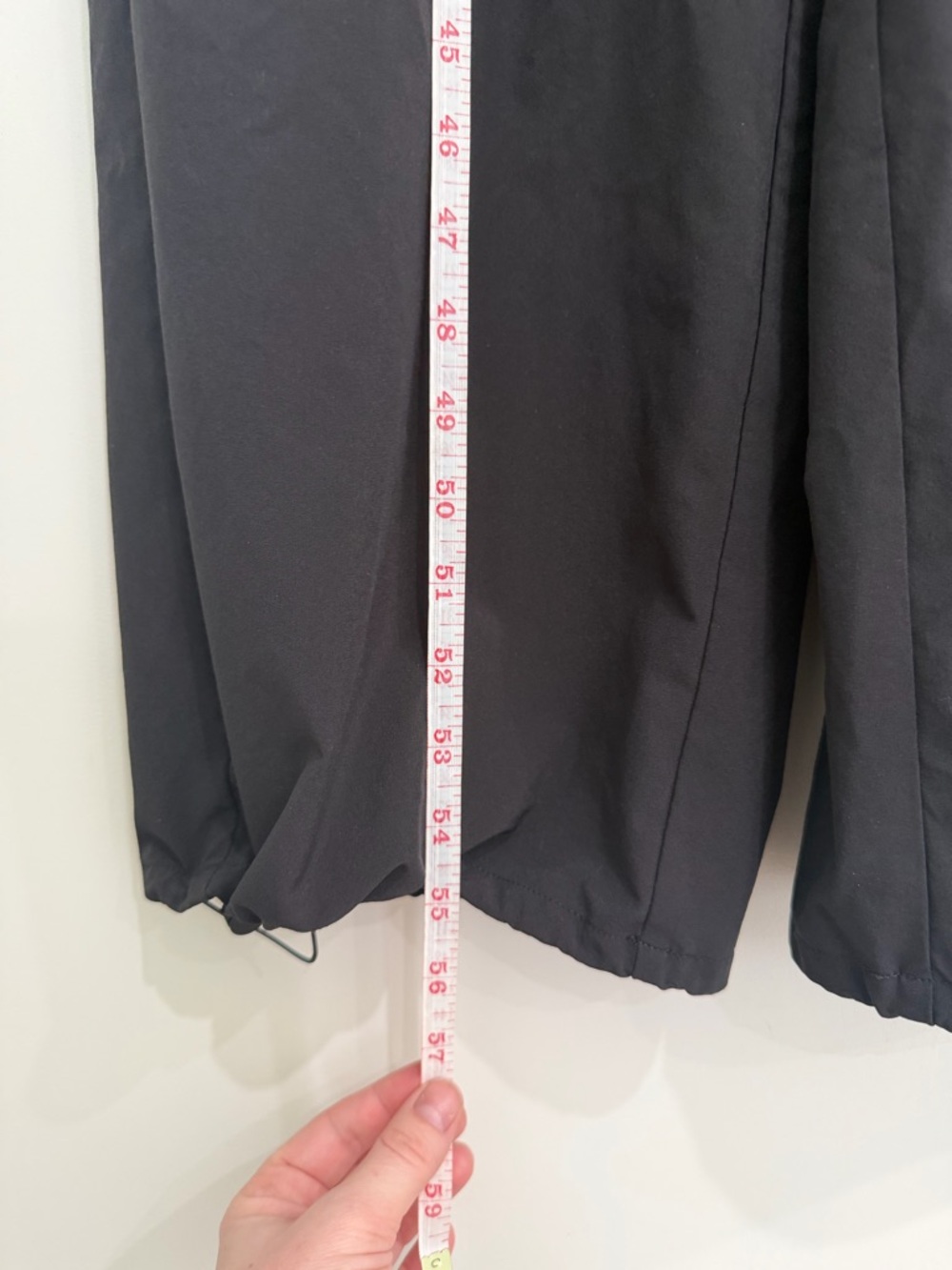 ATHLETA Brooklyn Utility Jumpsuit Black Size 8P EUC Sleeveless Cargo Stretch - Picture 9 of 9
